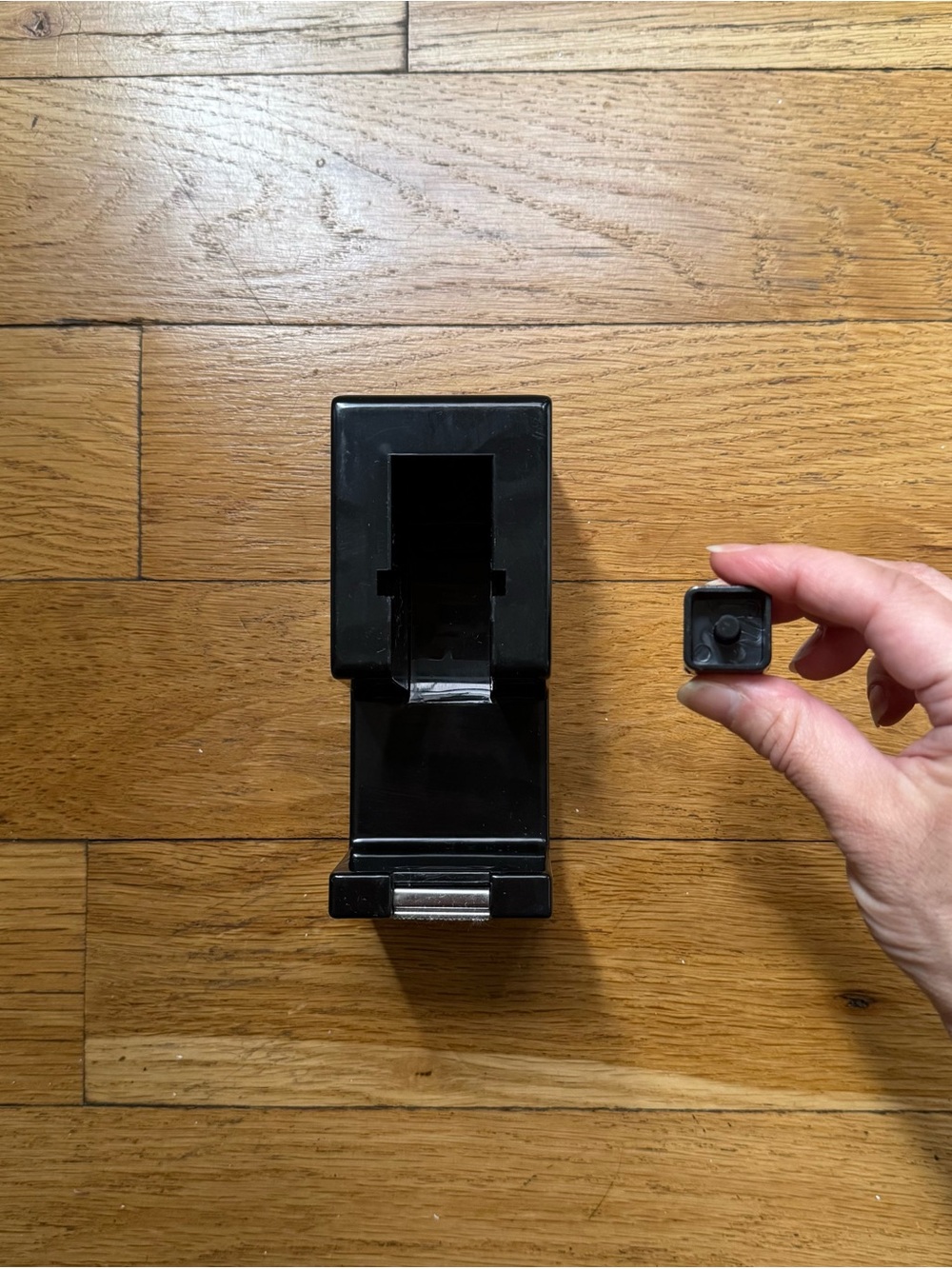 black Poppin tape dispenser - Picture 7 of 14